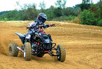 2015.drr.drx90.black.front-right.riding.on-track.jpg