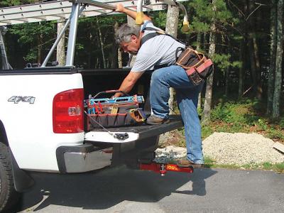 vendor.2010.step-n-tow.installed-on-truck.in-use.jpg