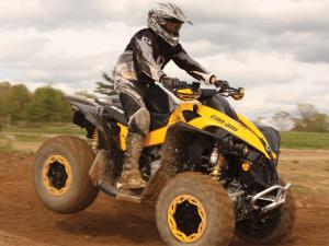 2010.can-am.renegade800x-xc.yellow.right_.riding.on-track.jpg
