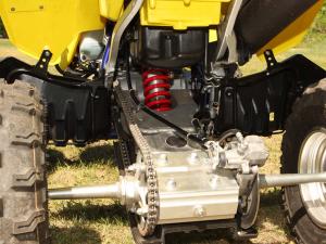 2010.suzuki.ltz400.close-up.rear-suspension.jpg