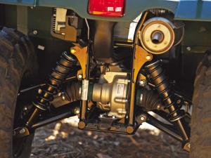 2011.yamaha.grizzly450eps.close-up.rear-suspension.jpg