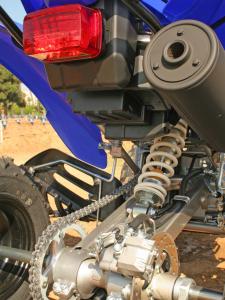 2011.yamaha.raptor250.close-up.rear-suspension.jpg
