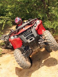 2012.can-am.outlander1000.red_.front_.riding.up-hill.jpg