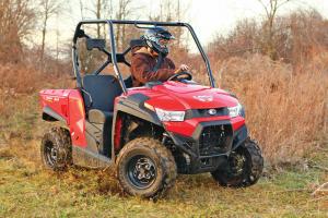 2015.kymco.uxv450i.red.front-right.riding.on-grass.jpg