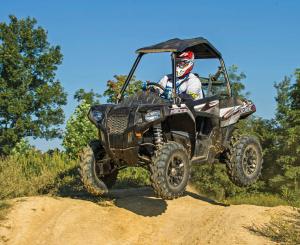 2016.polaris.ace900sp.silver.front-left.jumping.in-air.jpg