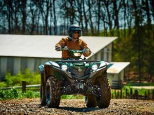 2016.yamaha.grizzly4x4.green_.front_.riding.in-field_0.jpg