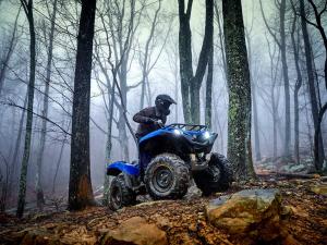 2016.yamaha.grizzly4x4eps.blue_.front-right.riding.up-hill.jpg