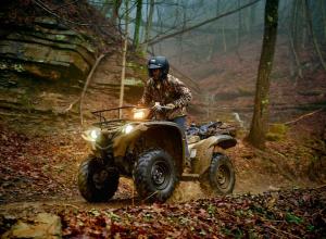2016.yamaha.grizzly4x4eps.camo_.front-left.riding.on-trail.jpg