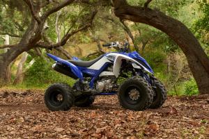 2016.yamaha.raptor700r.blue_.right_.parked.in-woods.jpg