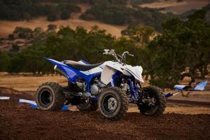 2016.yamaha.yfz450.blue.front-right.parked.on-dirt.jpg
